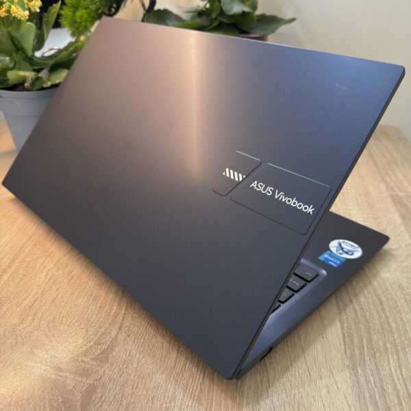 Asus VIVOBOOK i3 NEW