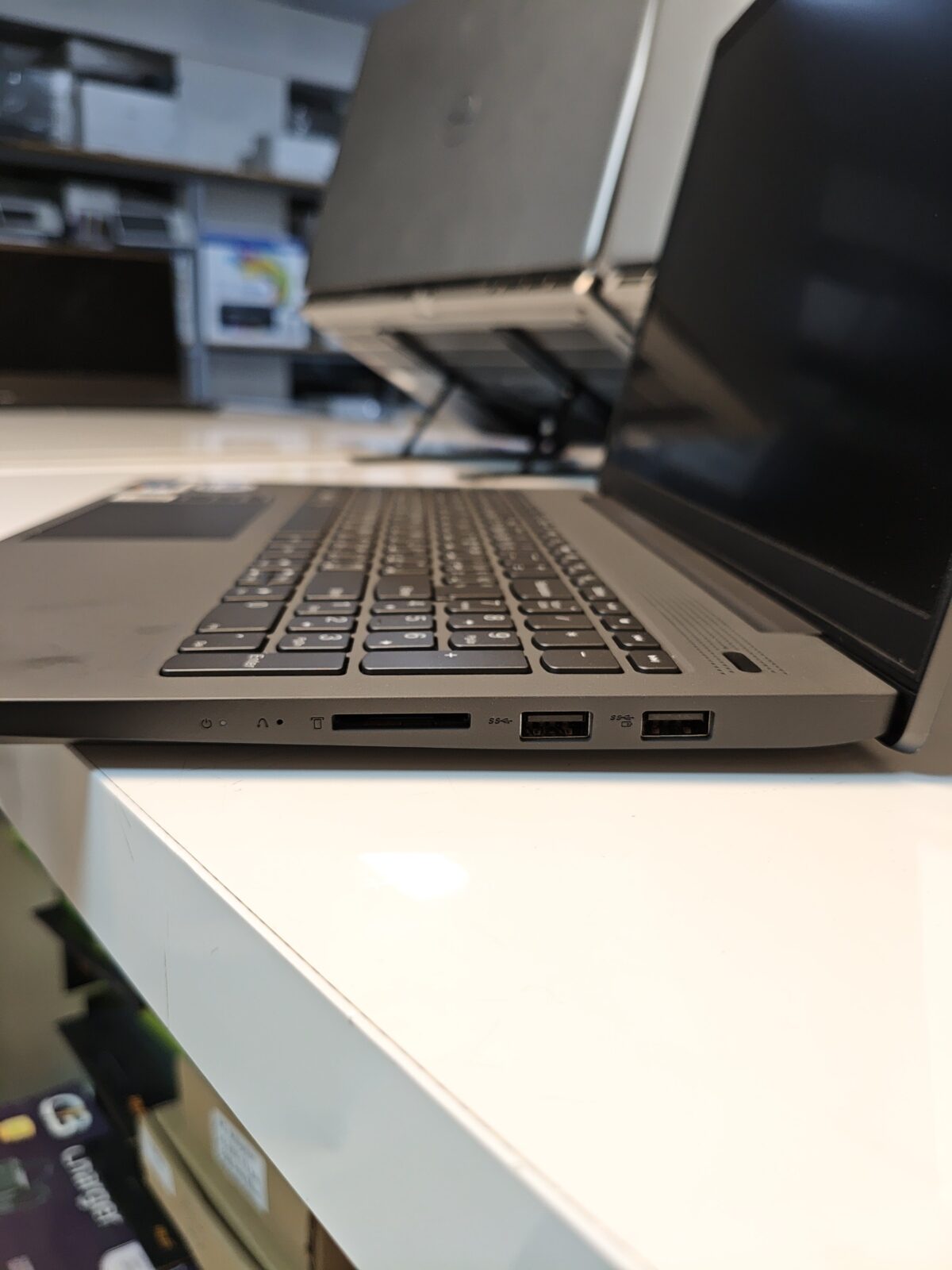 ⁦Lenovo IdeaPad5 15ITL05⁩ - الصورة ⁦3⁩