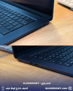 لوحة مفاتيح وأزرار واضحة على جهاز لابتوب حديث.